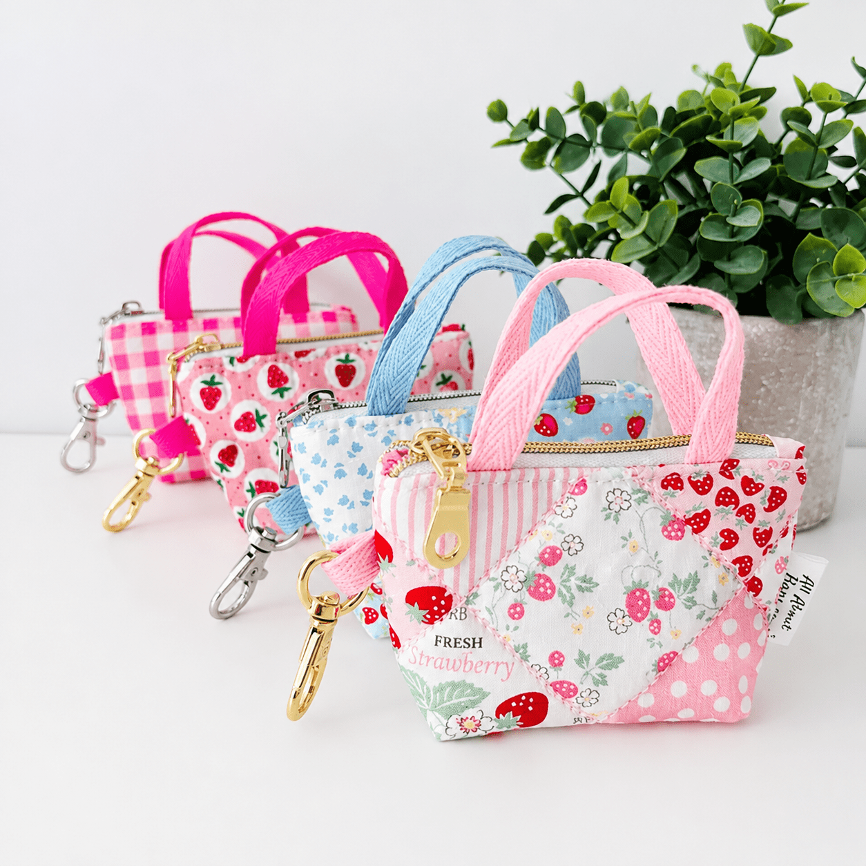 Quilted Air pods/ Pro Case with clip: Strawberry Patchwork mini tote bag charm - All About Bags Co
