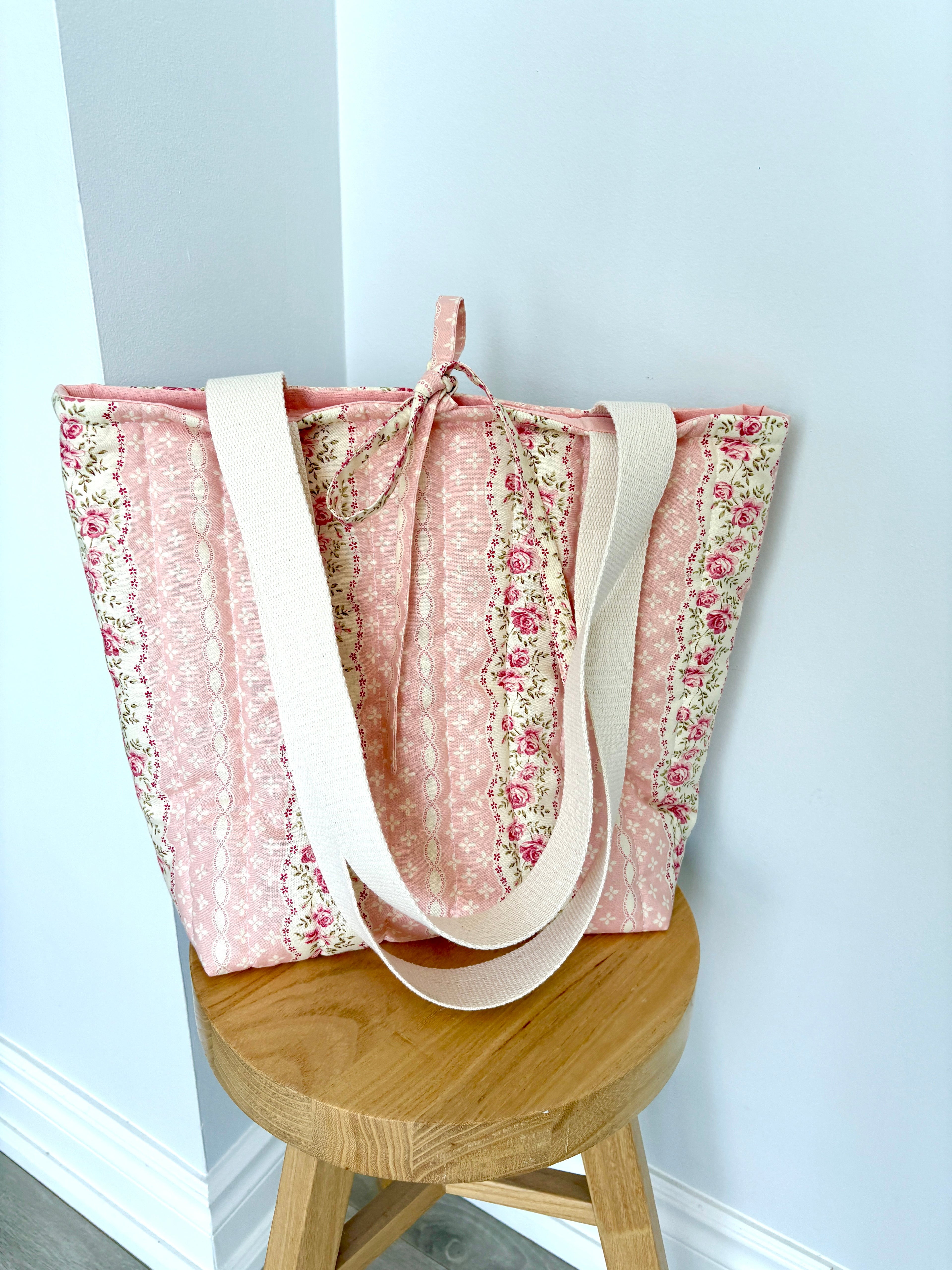 Sac fourre-tout en coton matelassé patchwork floral vert, sac à main de style cottagecore