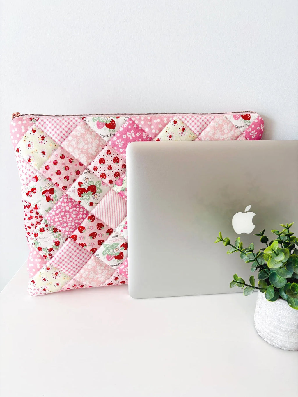 Quilted Strawberry Patchwork I pad and Laptop Sleeve, Pink Puffy Padded Case