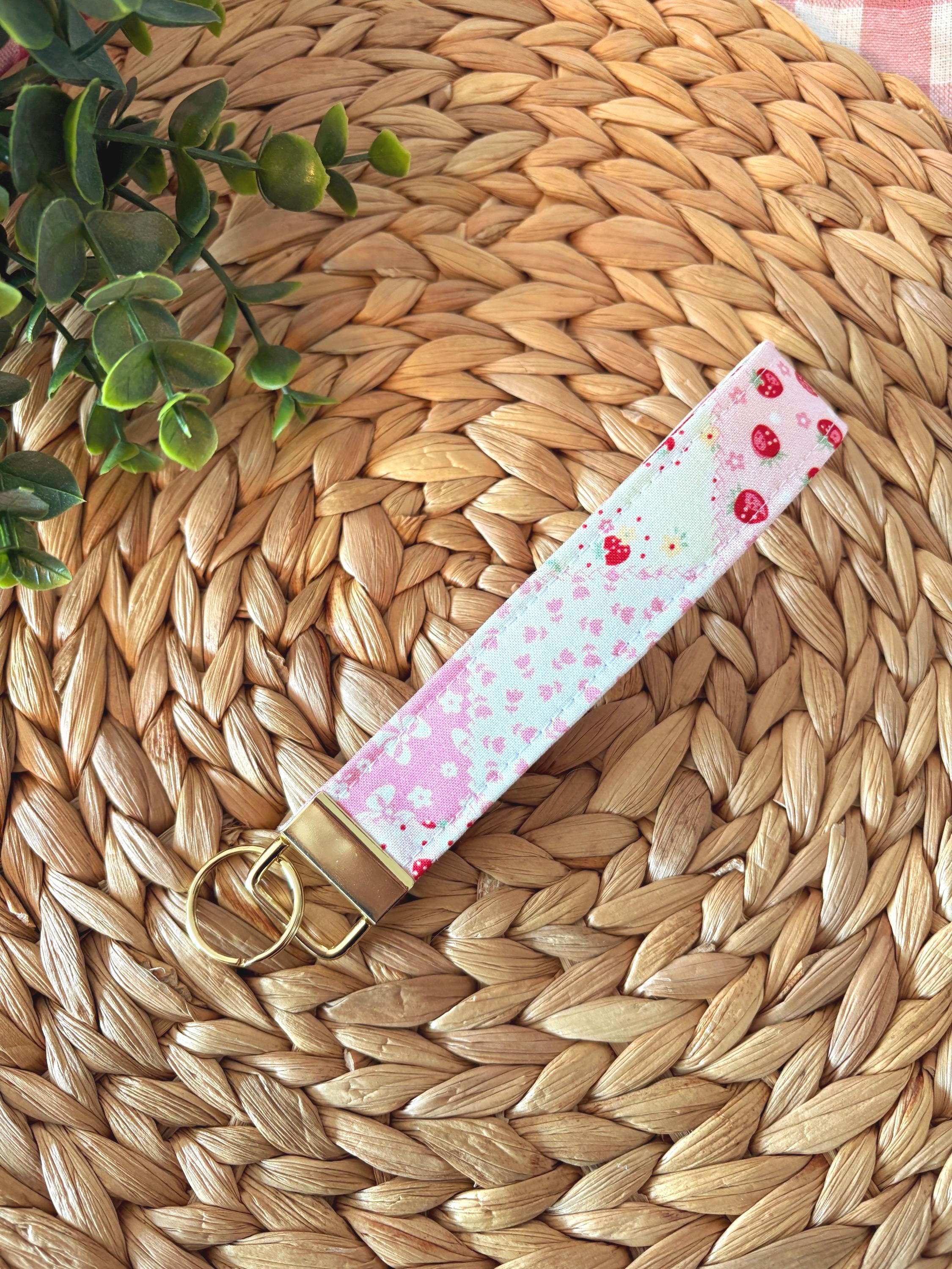 Mini Quilted Zipper Pouch: Strawberry Patchwork Cotton Wallet with pocket and clip - All About Bags Co
