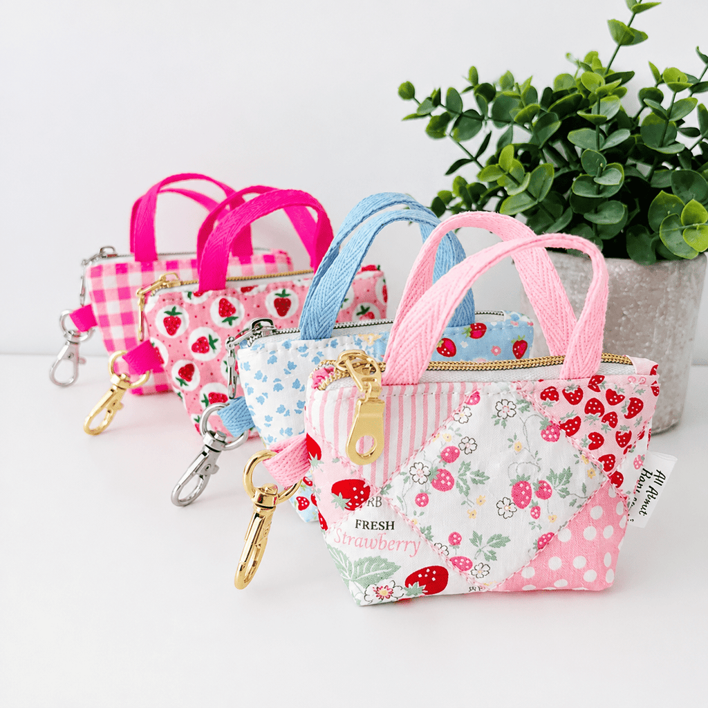 Quilted Air pods/ Pro Case with clip: Strawberry Patchwork mini tote bag charm - All About Bags Co