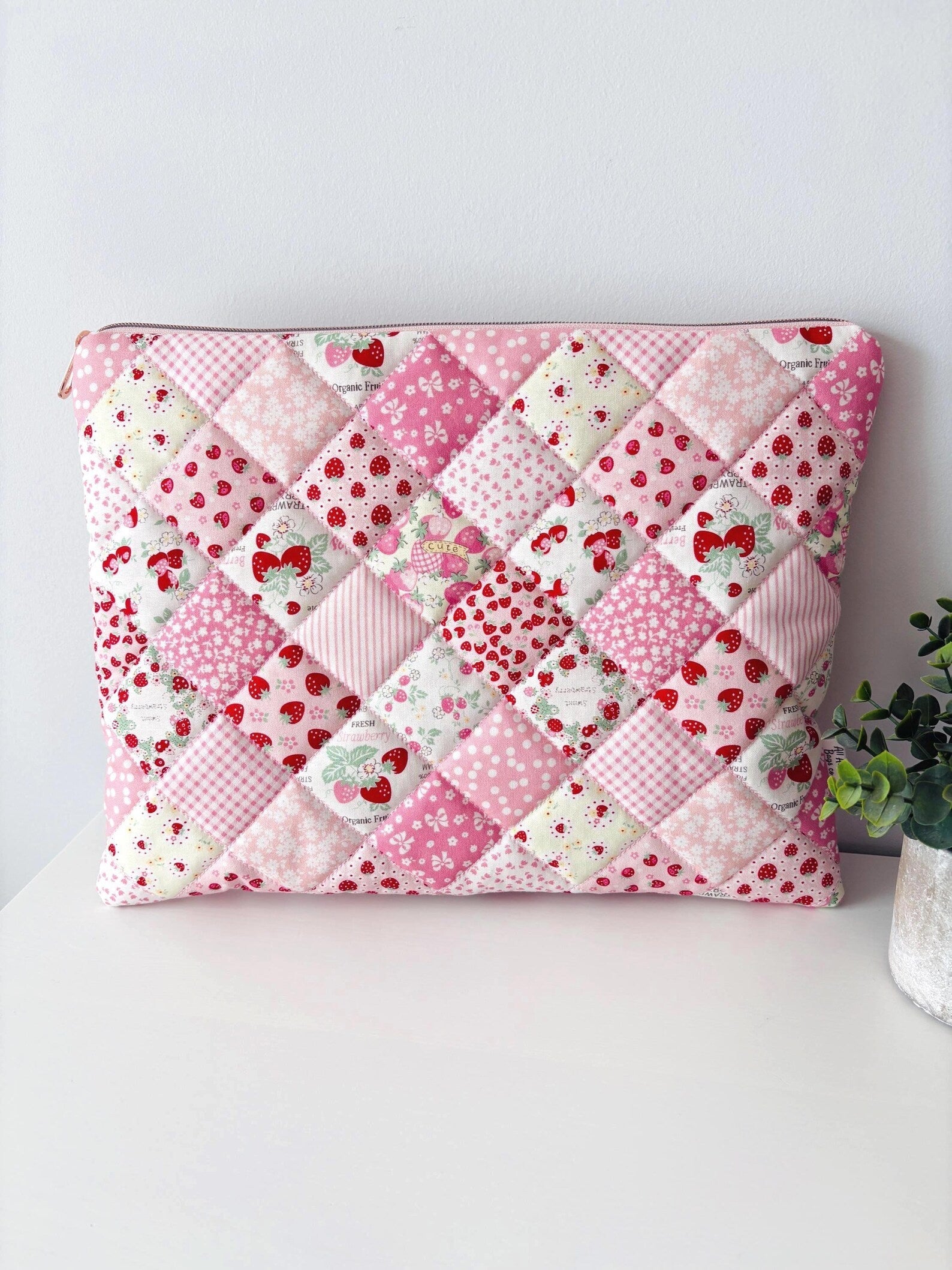 Quilted Strawberry Patchwork I pad and Laptop Sleeve, Pink Puffy Padded Case - All About Bags Co