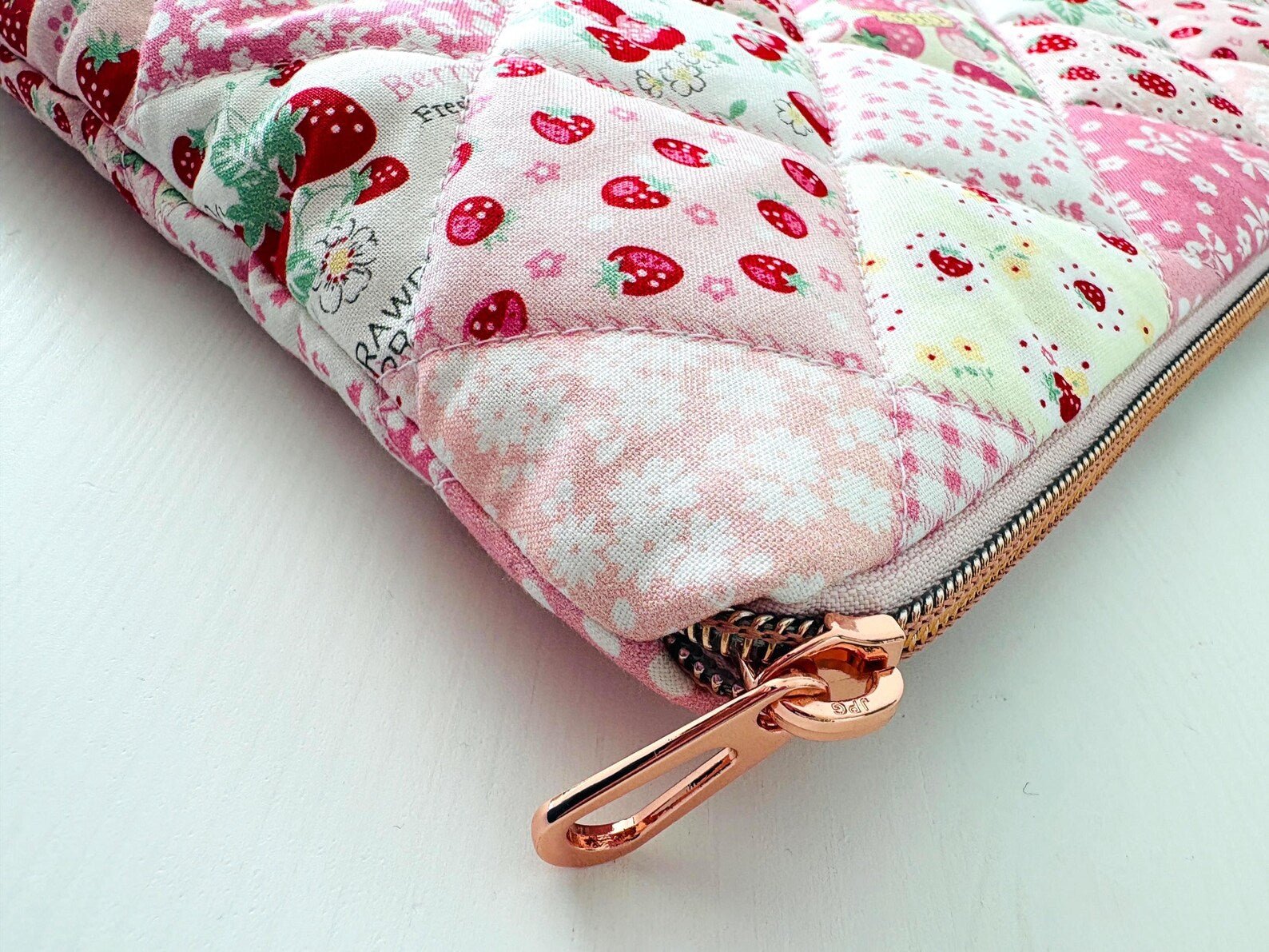 Quilted Strawberry Patchwork I pad and Laptop Sleeve, Pink Puffy Padded Case - All About Bags Co